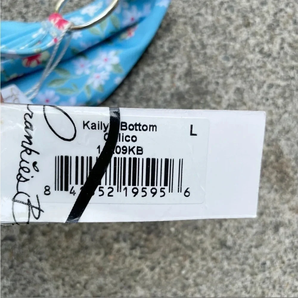 NWT Frankies Bikinis Kailyn Skimpy String Bikini blue floral bottoms Sz L